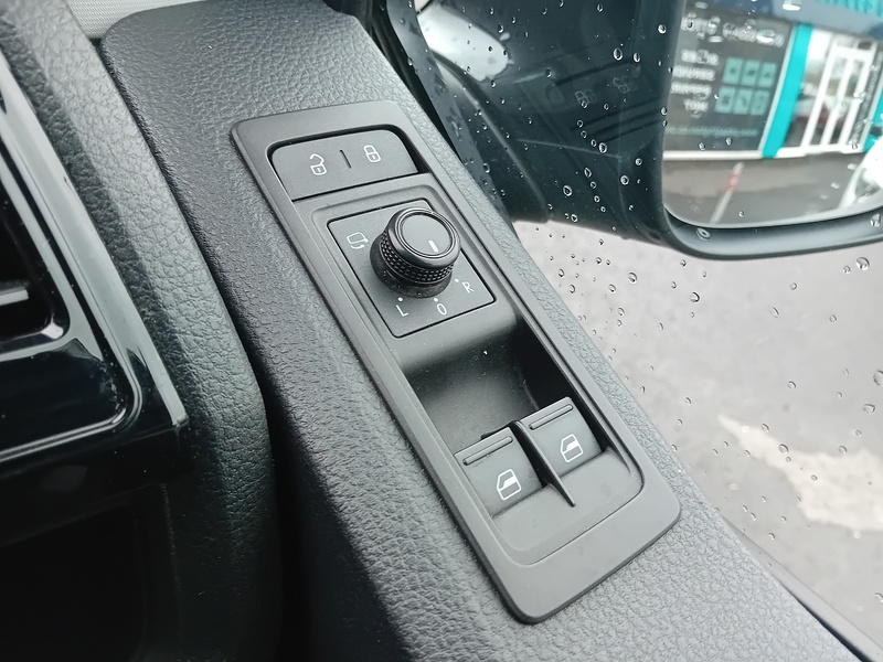 Volkswagen Transporter Sportline 2.0 BiTDI T32 Sportline Panel Van 5dr Diesel DSG SWB Euro 6 (s/s) (204 ps) - U1855