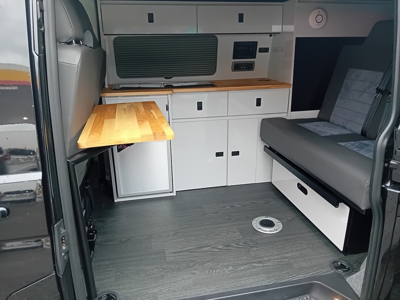 Volkswagen Transporter Sportline 2.0 BiTDI T32 Sportline Panel Van 5dr Diesel DSG SWB Euro 6 (s/s) (204 ps) - U1855