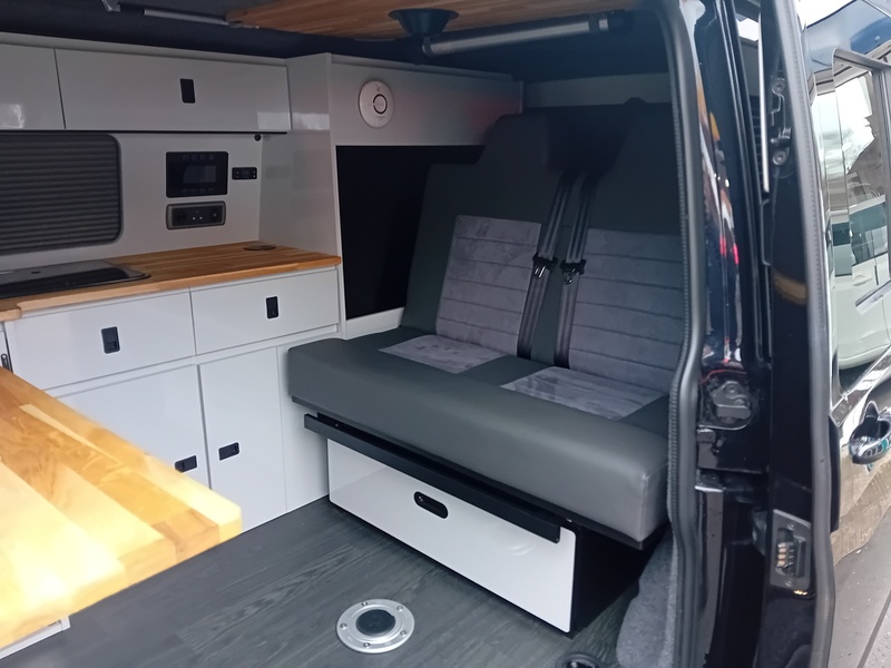 Volkswagen Transporter Sportline 2.0 BiTDI T32 Sportline Panel Van 5dr Diesel DSG SWB Euro 6 (s/s) (204 ps) - U1855