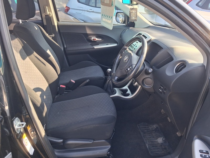 Toyota Urban Cruiser Dual VVT-i - U1858