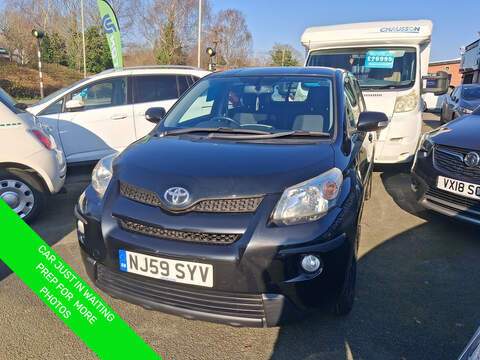 Toyota Urban Cruiser 2.0 TD4 HSE SUV 5dr Diesel Manual 4WD Euro 6 (s/s) (180 ps)