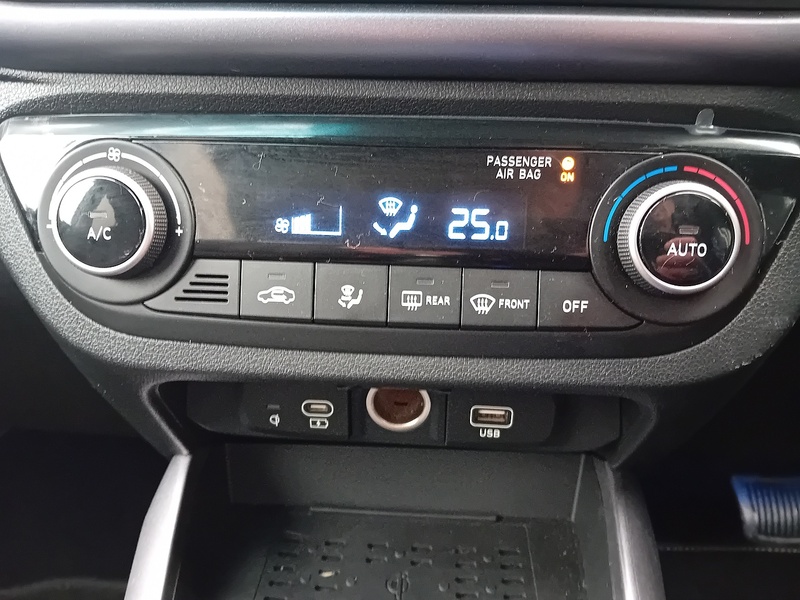 Hyundai i10 1.2 Premium Hatchback 5dr Petrol Auto Euro 6 (s/s) (79 ps) - U1865