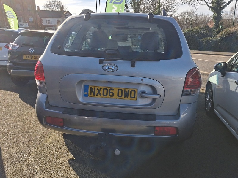 Hyundai Santa Fe 2.0 CRTD CDX SUV 5dr Diesel Manual (202 g/km, 115 bhp) - U1868