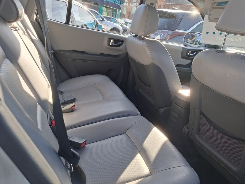 Hyundai Santa Fe 2.0 CRTD CDX SUV 5dr Diesel Manual (202 g/km, 115 bhp) - U1868