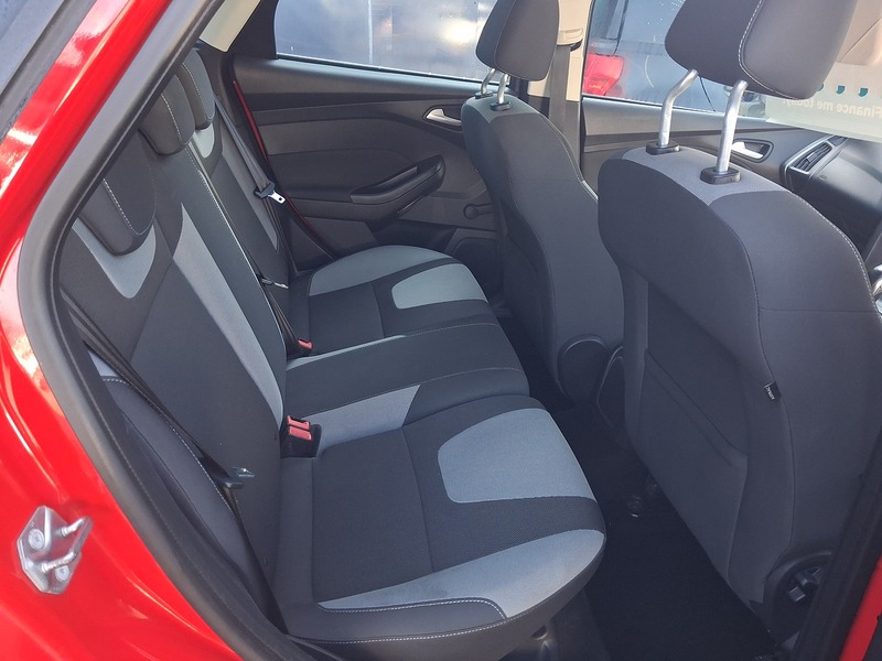 Ford Focus 1.6 Zetec Hatchback 5dr Petrol Powershift Euro 5 (125 ps) - U1870