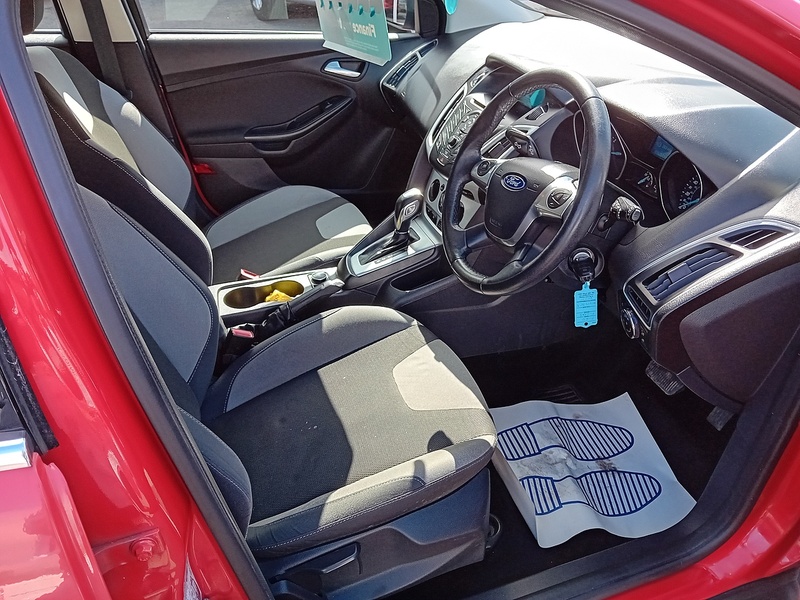 Ford Focus 1.6 Zetec Hatchback 5dr Petrol Powershift Euro 5 (125 ps) - U1870