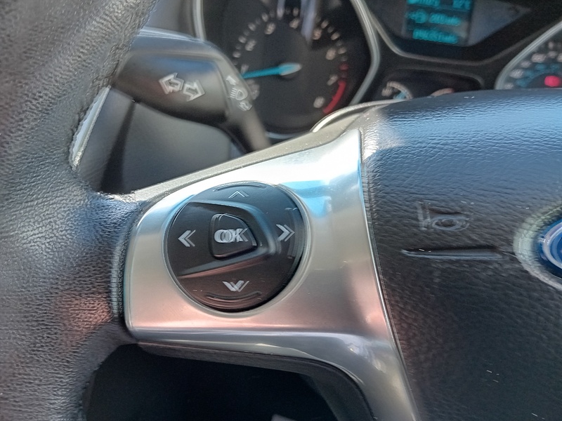 Ford Focus 1.6 Zetec Hatchback 5dr Petrol Powershift Euro 5 (125 ps) - U1870