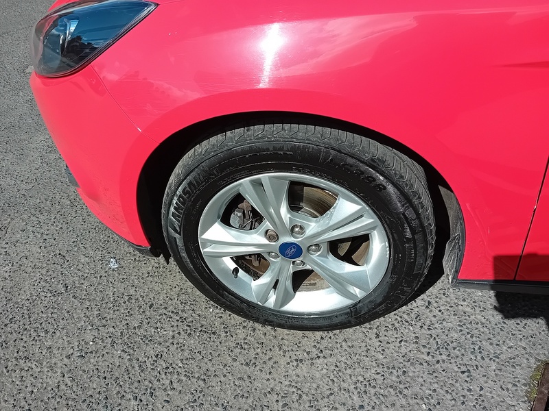 Ford Focus 1.6 Zetec Hatchback 5dr Petrol Powershift Euro 5 (125 ps) - U1870