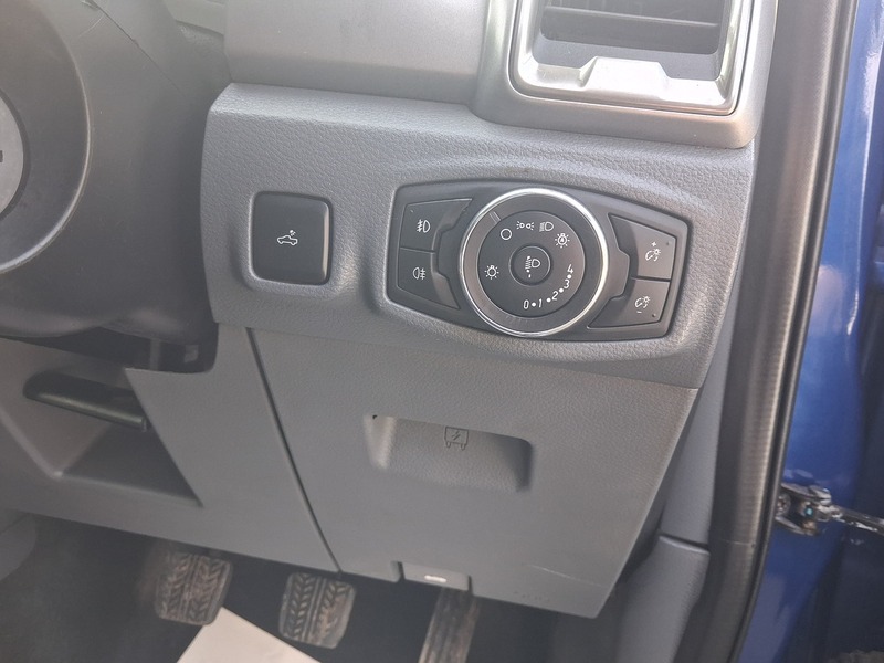 Ford Ranger 2.2 TDCi Limited 1 Pickup Double Cab 4dr Diesel Manual 4WD Euro 5 (s/s) (Eco Axle) (160 ps) - U1888