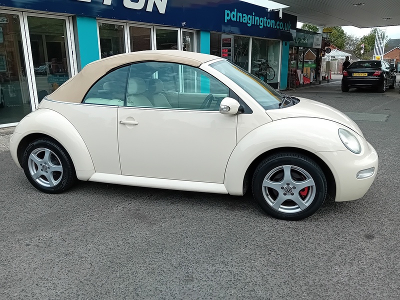 Volkswagen Beetle 1.6 Cabriolet 2dr Petrol Manual Euro 4 (102 ps) - U1896