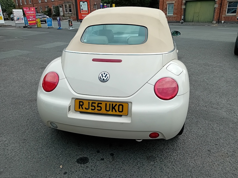 Volkswagen Beetle 1.6 Cabriolet 2dr Petrol Manual Euro 4 (102 ps) - U1896