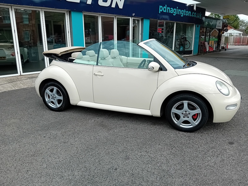 Volkswagen Beetle 1.6 Cabriolet 2dr Petrol Manual Euro 4 (102 ps) - U1896