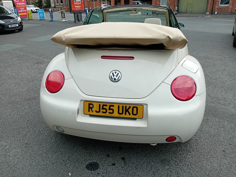 Volkswagen Beetle 1.6 Cabriolet 2dr Petrol Manual Euro 4 (102 ps) - U1896