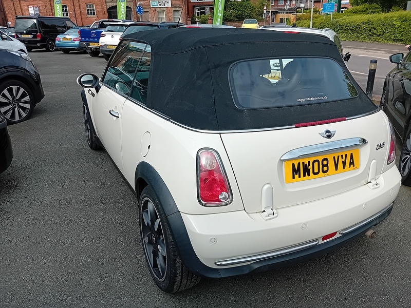 MINI Convertible 1.6 One Sidewalk Convertible 2dr Petrol Manual Euro 4 (90 ps) - U1909