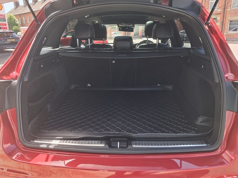 Mercedes-Benz GLC 2.1 GLC250d AMG Line (Premium Plus) SUV 5dr Diesel G-Tronic 4MATIC Euro 6 (s/s) (204 ps) - U1929