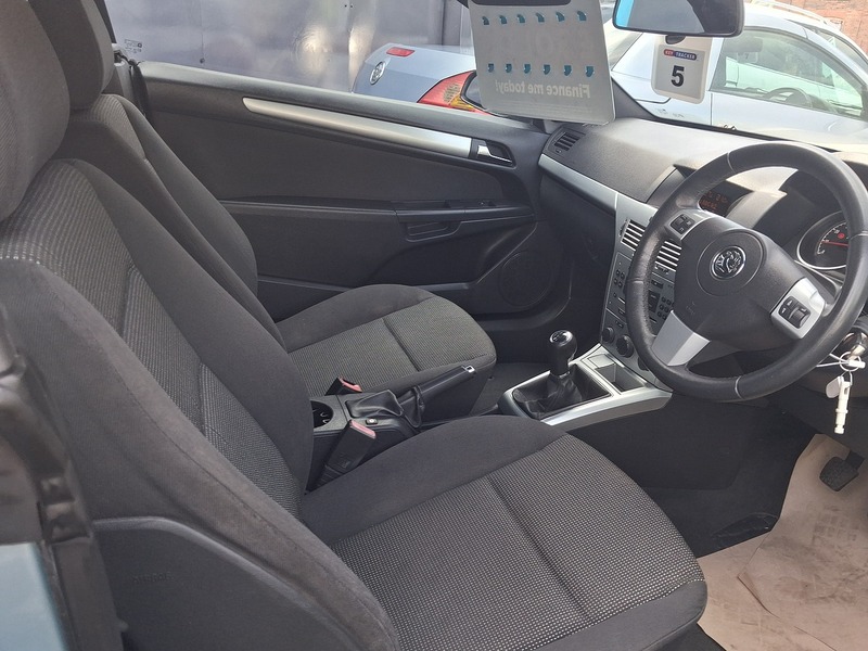 Vauxhall Astra 1.8i Sport Twin Top 2dr Petrol Manual (177 g/km, 138 bhp) - U1937