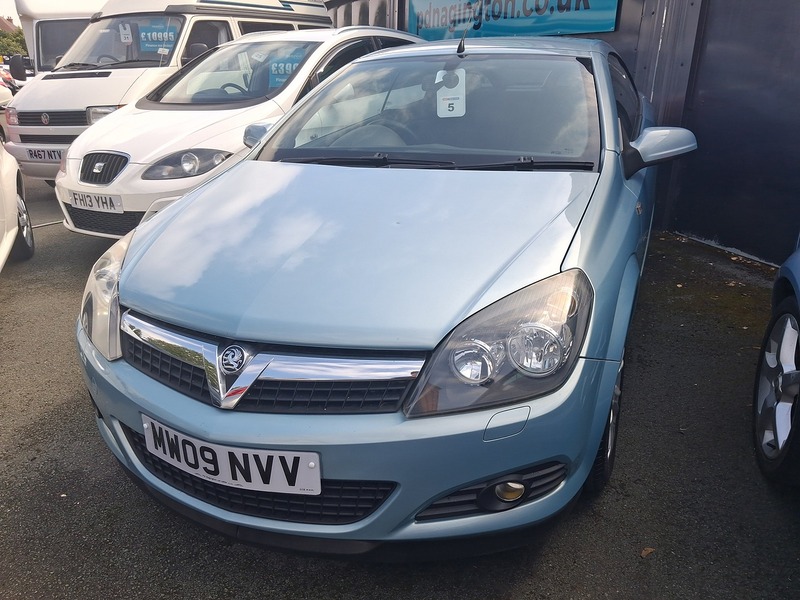 Vauxhall Astra 1.8i Sport Twin Top 2dr Petrol Manual (177 g/km, 138 bhp) - U1937