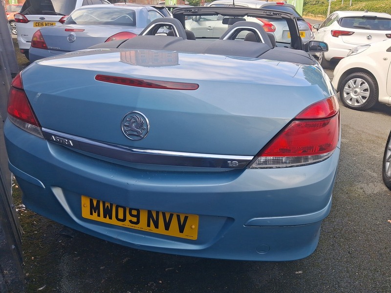 Vauxhall Astra 1.8i Sport Twin Top 2dr Petrol Manual (177 g/km, 138 bhp) - U1937