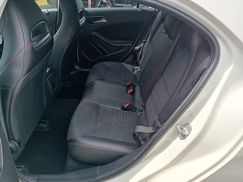 Mercedes-Benz A Class 2.1 A220 CDI AMG Sport Hatchback 5dr Diesel 7G-DCT Euro 6 (s/s) (170 ps) - U1938