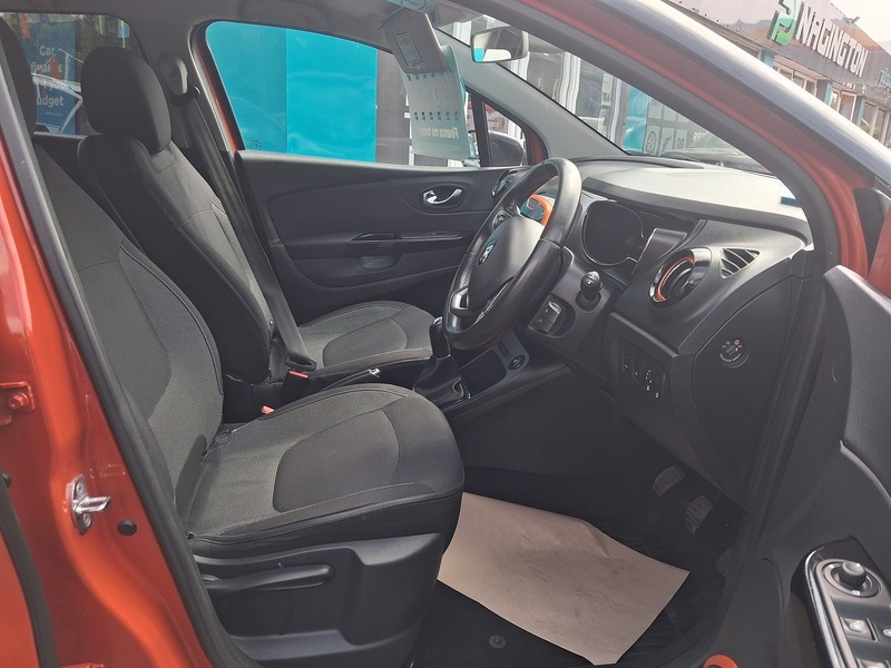 Renault Captur 1.5 dCi ENERGY Dynamique S Nav SUV 5dr Diesel Manual Euro 6 (s/s) (90 ps) - U1942