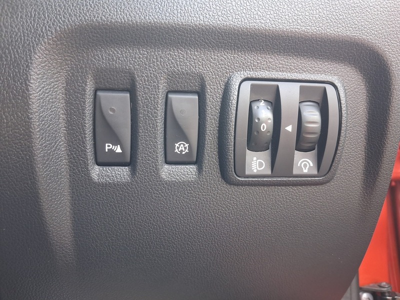 Renault Captur 1.5 dCi ENERGY Dynamique S Nav SUV 5dr Diesel Manual Euro 6 (s/s) (90 ps) - U1942