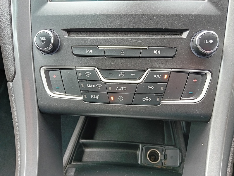 Ford Mondeo Titanium - U1945