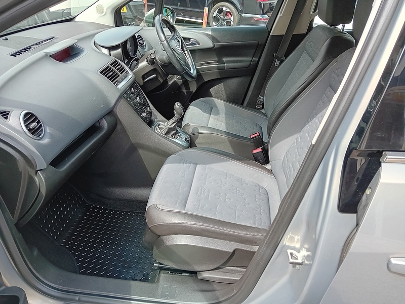 Vauxhall Meriva 1.6 CDTi ecoFLEX Tech Line MPV 5dr Diesel Manual Euro 6 (s/s) (136 ps) - U1946