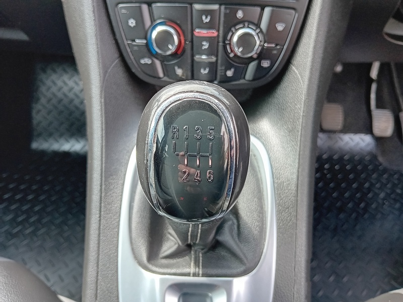 Vauxhall Meriva 1.6 CDTi ecoFLEX Tech Line MPV 5dr Diesel Manual Euro 6 (s/s) (136 ps) - U1946