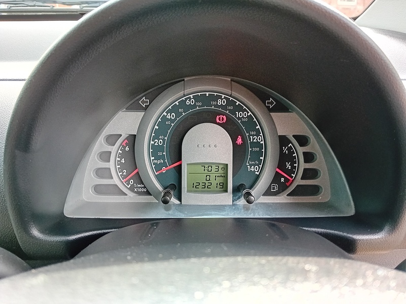 Volkswagen Fox 1.2 6V Urban Fox Hatchback 3dr Petrol Manual Euro 4 (55 ps) - U1951