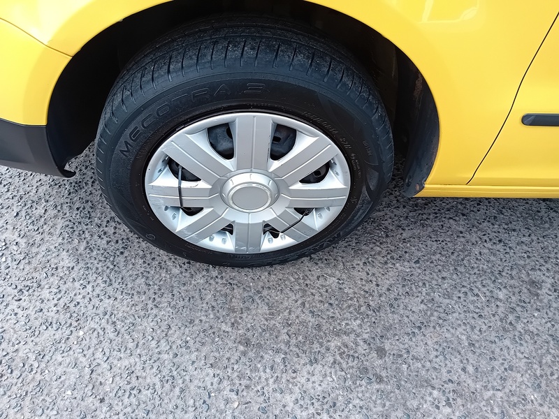 Volkswagen Fox 1.2 6V Urban Fox Hatchback 3dr Petrol Manual Euro 4 (55 ps) - U1951