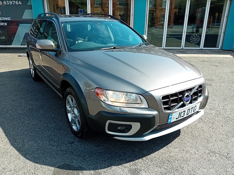 Volvo XC70 2.4 D5 SE Estate 5dr Diesel Geartronic AWD Euro 5 (205 ps) - U1954