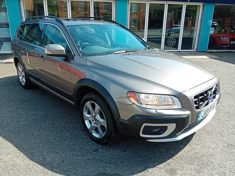 Volvo XC70 2.4 D5 SE Estate 5dr Diesel Geartronic AWD Euro 5 (205 ps) - U1954