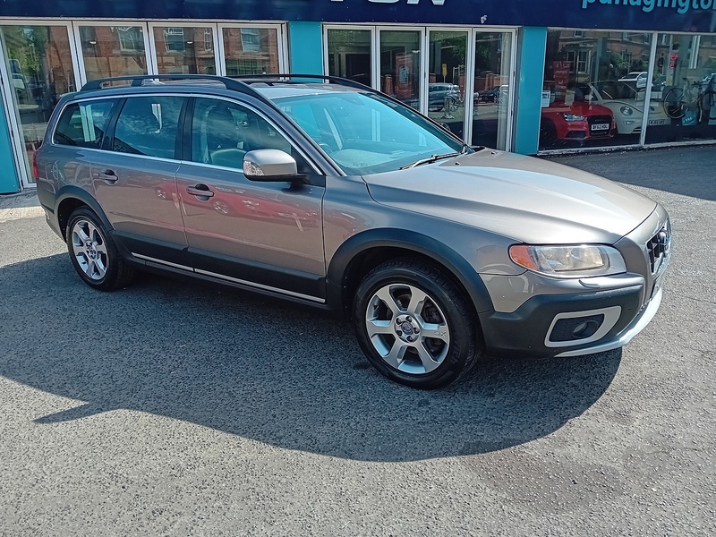 Volvo XC70 2.4 D5 SE Estate 5dr Diesel Geartronic AWD Euro 5 (205 ps) - U1954