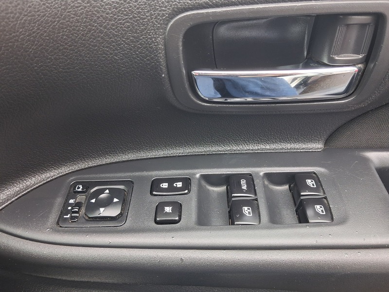 Mitsubishi Outlander 2.2 DI-D GX3 SUV 5dr Diesel Manual 4WD Euro 6 (s/s) (147 ps) - U1968