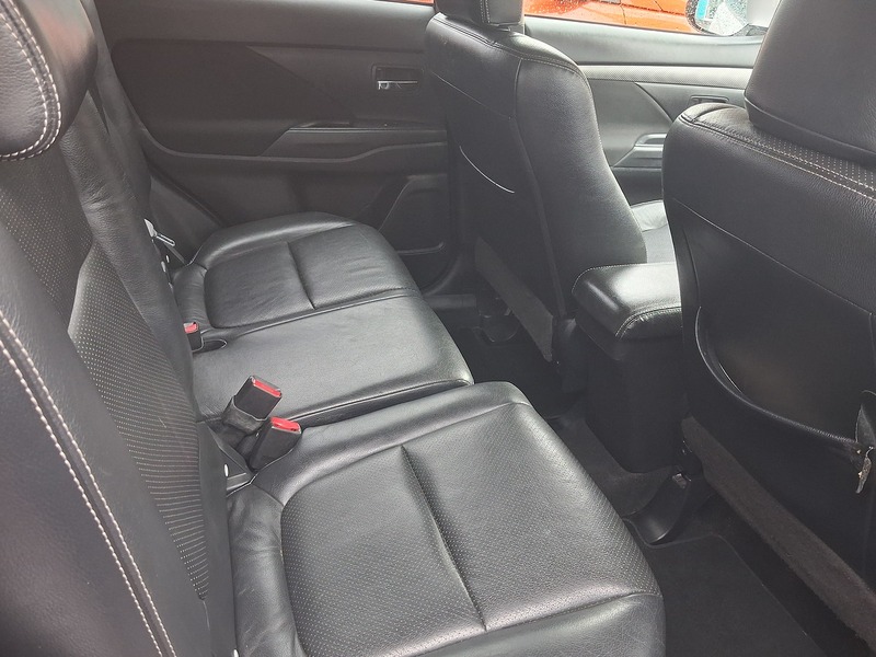 Mitsubishi Outlander 2.2 DI-D GX3 SUV 5dr Diesel Manual 4WD Euro 6 (s/s) (147 ps) - U1968