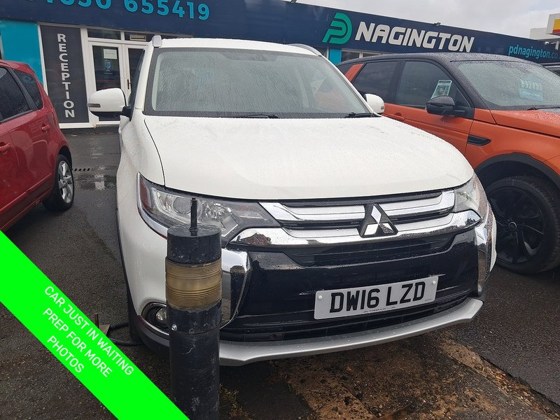 Mitsubishi Outlander 2.2 DI-D GX3 SUV 5dr Diesel Manual 4WD Euro 6 (s/s) (147 ps) - U1968