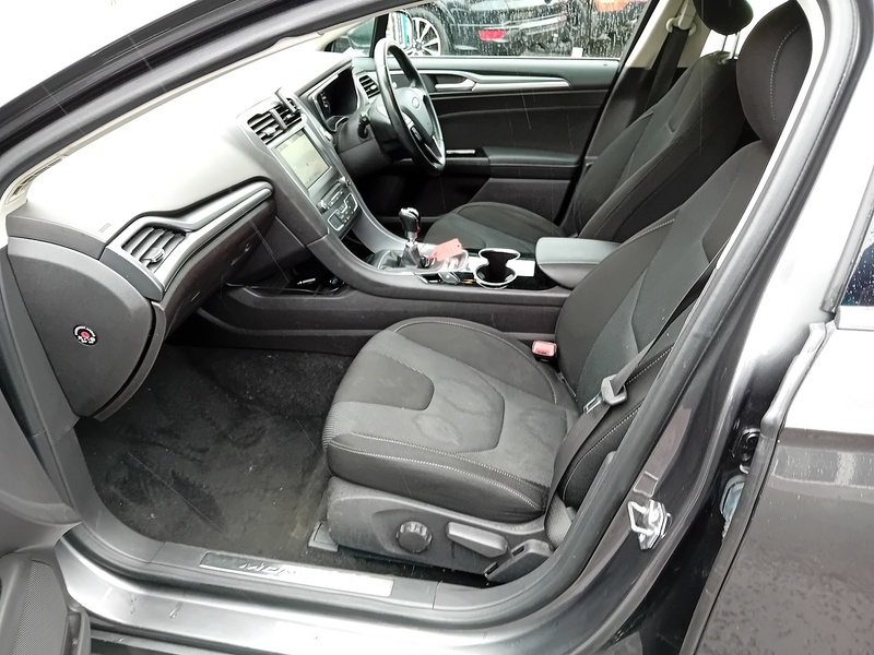 Ford Mondeo 2.0 TDCi Titanium Hatchback 5dr Diesel Manual Euro 6 (s/s) (150 ps) - U1969