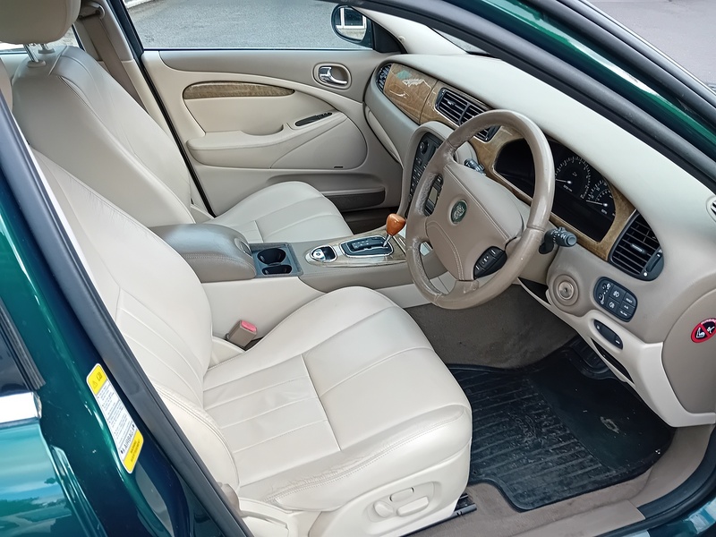 Jaguar S-Type 2.5 V6 SE Plus Saloon 4dr Petrol Automatic (249 g/km, 201 bhp) - U1980