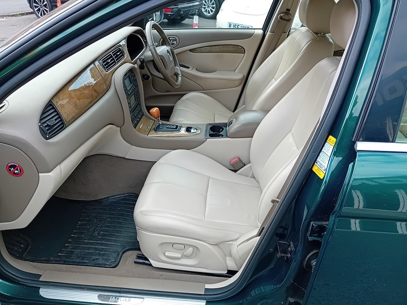 Jaguar S-Type 2.5 V6 SE Plus Saloon 4dr Petrol Automatic (249 g/km, 201 bhp) - U1980