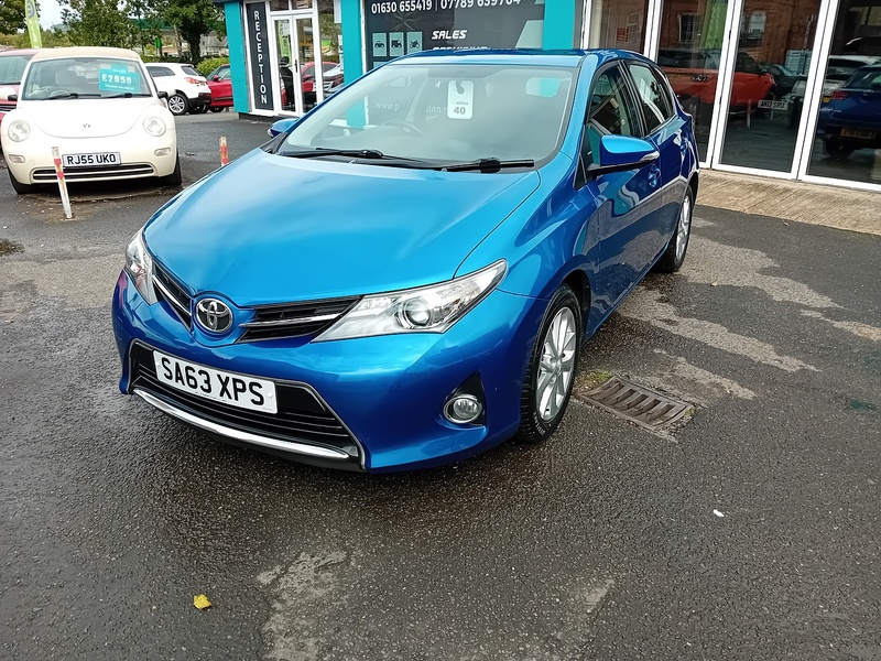 Toyota Auris 1.33 Dual VVT-i Icon Hatchback 5dr Petrol Manual Euro 5 (s/s) (101 ps) - U1988