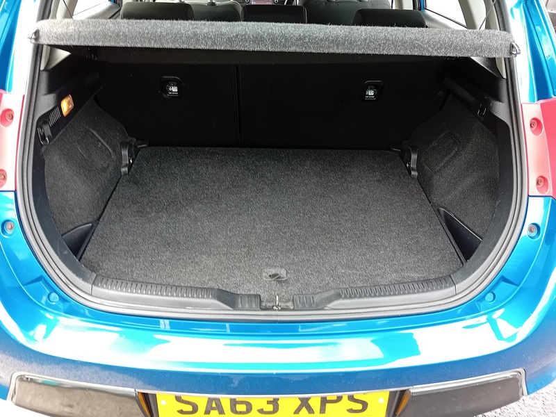 Toyota Auris 1.33 Dual VVT-i Icon Hatchback 5dr Petrol Manual Euro 5 (s/s) (101 ps) - U1988