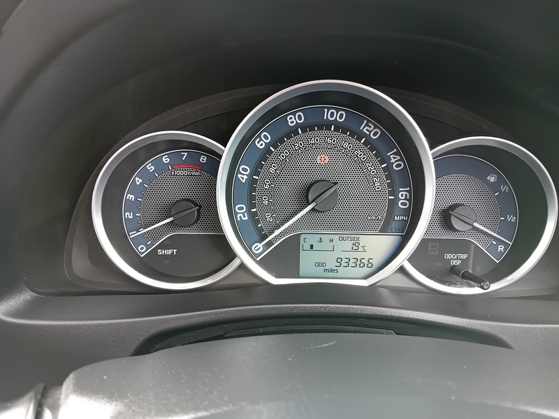 Toyota Auris 1.33 Dual VVT-i Icon Hatchback 5dr Petrol Manual Euro 5 (s/s) (101 ps) - U1988