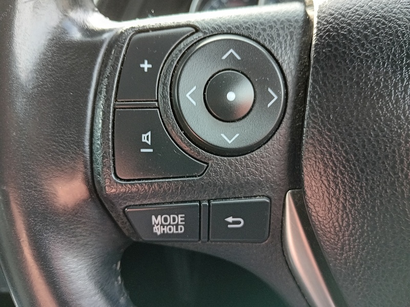 Toyota Auris 1.33 Dual VVT-i Icon Hatchback 5dr Petrol Manual Euro 5 (s/s) (101 ps) - U1988