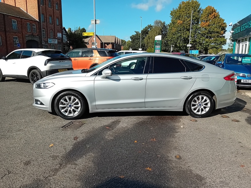 Ford Mondeo 2.0 TDCi Zetec Hatchback 5dr Diesel Manual Euro 6 (s/s) (150 ps) - U1991