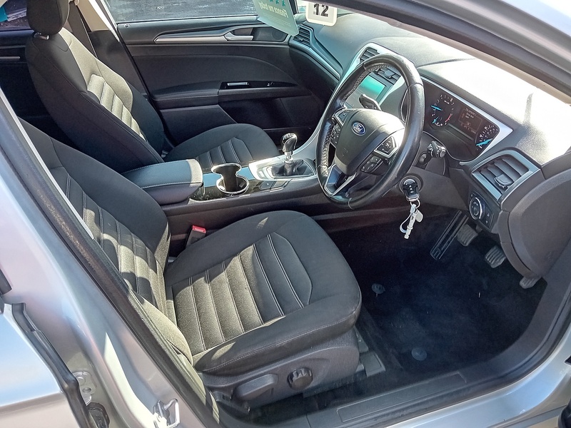 Ford Mondeo 2.0 TDCi Zetec Hatchback 5dr Diesel Manual Euro 6 (s/s) (150 ps) - U1991