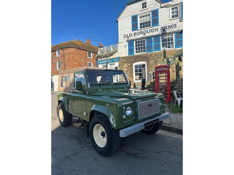 Land Rover 90 