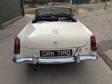 MG MGB  - U136