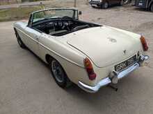 MG MGB  - U136