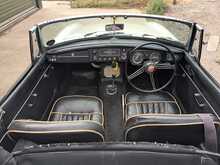 MG MGB  - U136