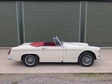 MG Midget  - U145